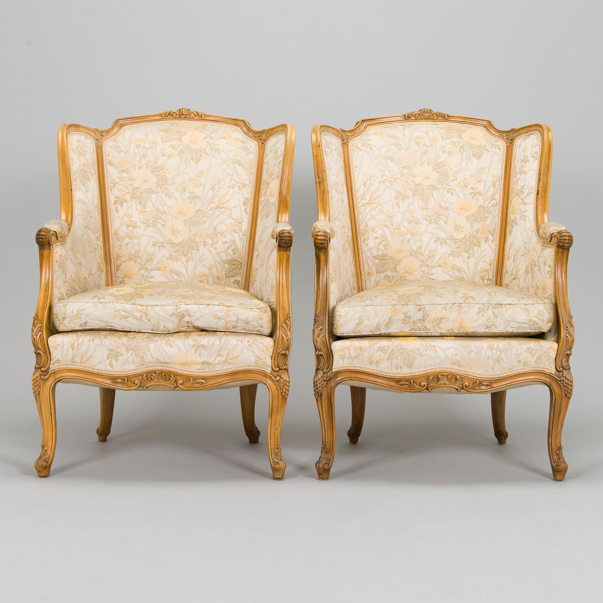 A pair of mid-20th-century French armchairs in Roccoco style.