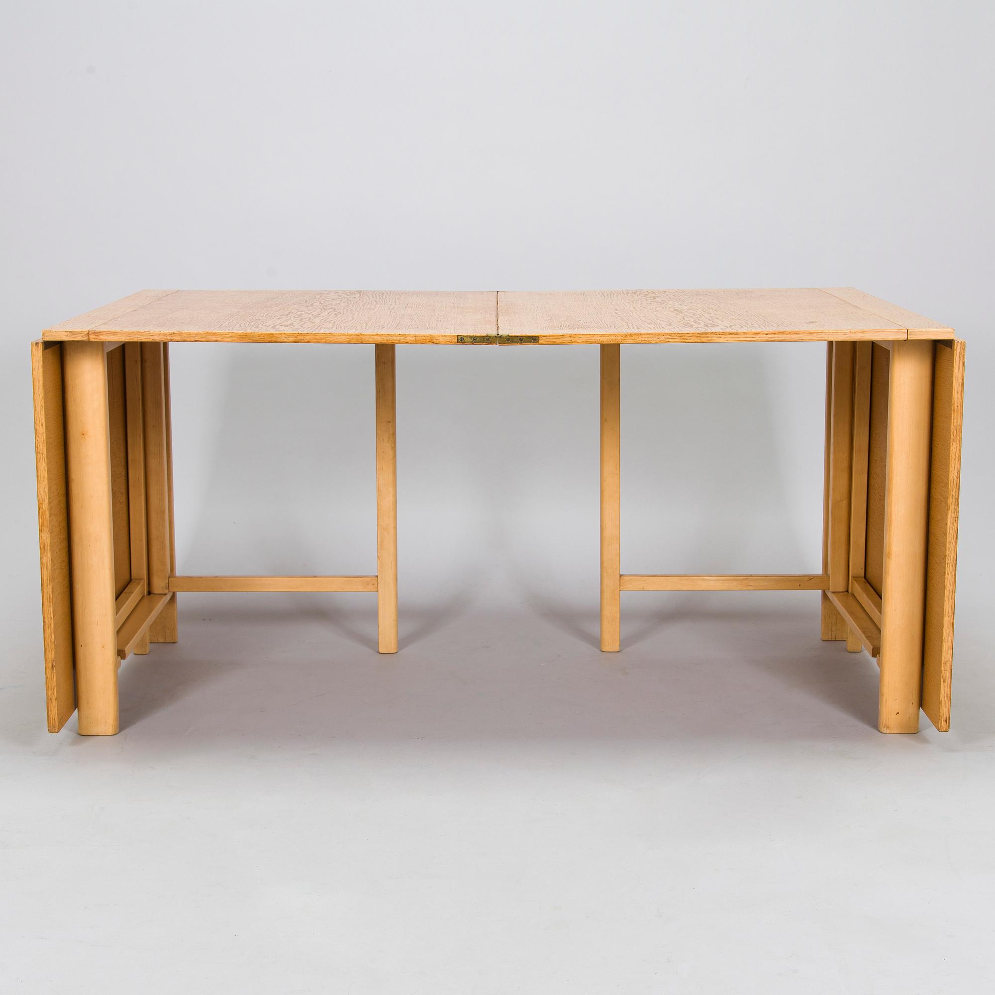 Bruno Mathsson, A 1940s / 1950s oak and birch "Maria flap" folding table for Mathsson International Värnamo.
