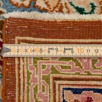 Carpet, Kerman, approx. 371 x 271 cm.