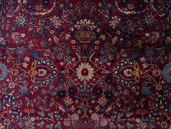 A semi-antique Yazd carpet, ca 450 x 300 cm.