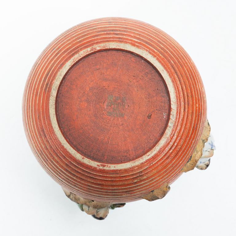 Burk med lock, kopp och två skålfat, stengods, 'sumida ware'. Japan, 1900-tal.
