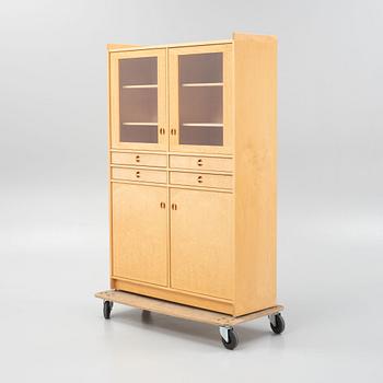 Göran Malmvall, skåp, "Svitjod", Karl Andersson & Söner, 1900-talets andra hälft.