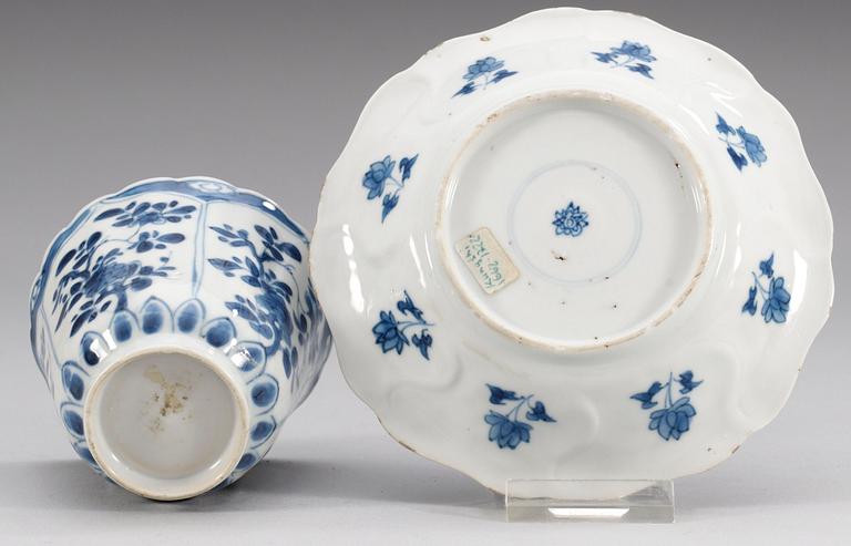 KOPP samt FAT, porslin. Qing dynastin, Kangxi (1662-1722).
