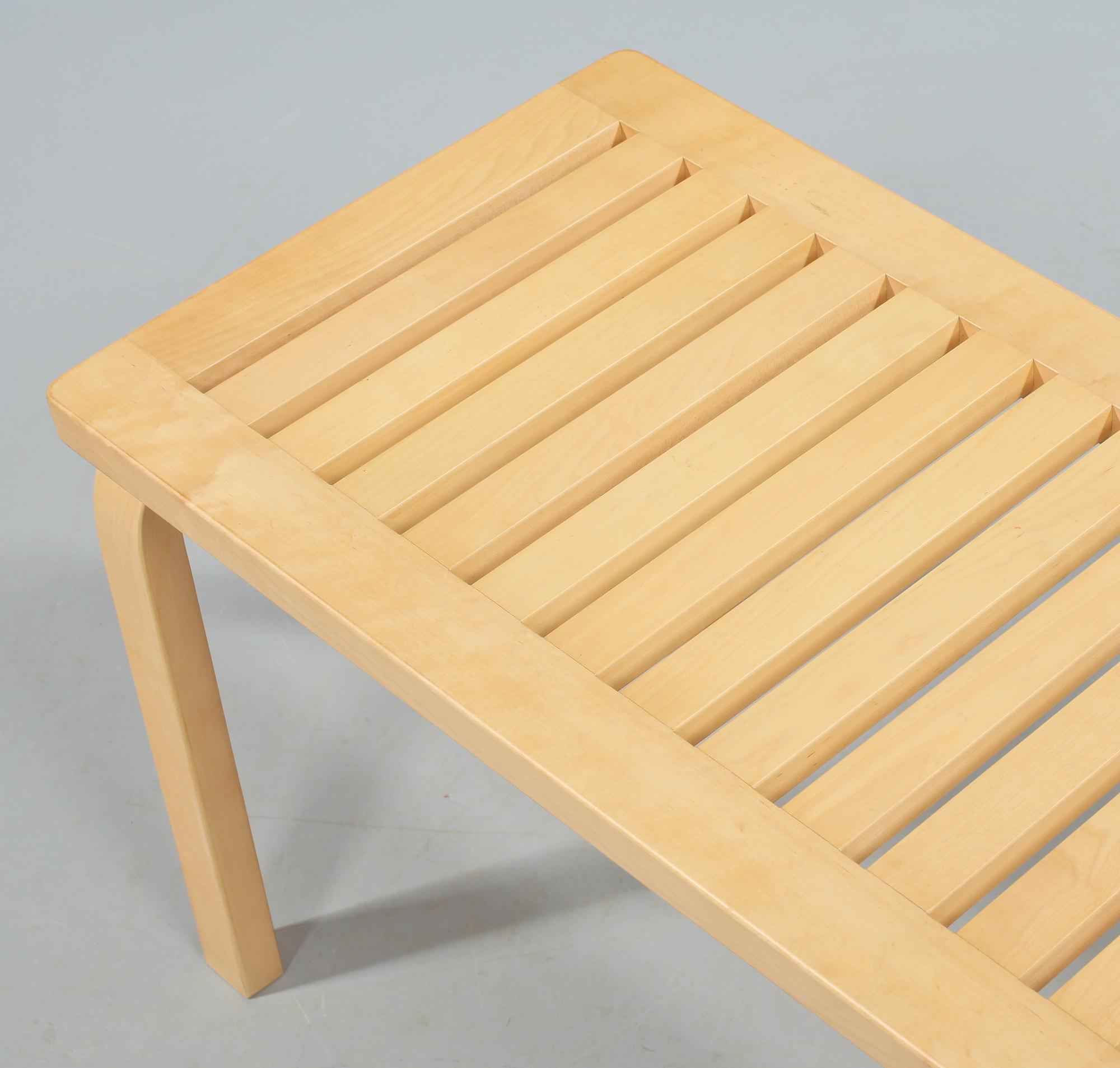 BÄNK, modell 153A, Alvar Aalto, Artek, 1900-talets andra hälft.