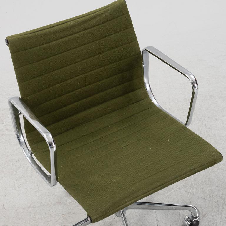 Charles & Ray Eames, skrivbordsstol, "EA 117", Herman Miller.