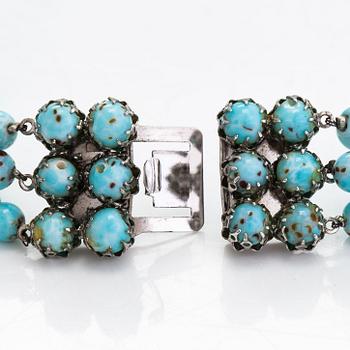 Christian Dior, Helminauha, 3-rivinen, lasihelmiä ja hopeaväristä metallia. Merkitty Chr.Dior 1962.