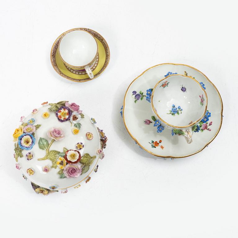 Meissen, Servisdelar, åtta stycken, främst 1800-tal.