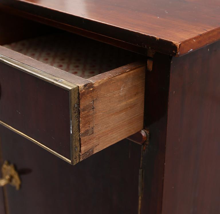 POTTSKÅP, sengustaviansk stil, 1800-talets andra hälft.