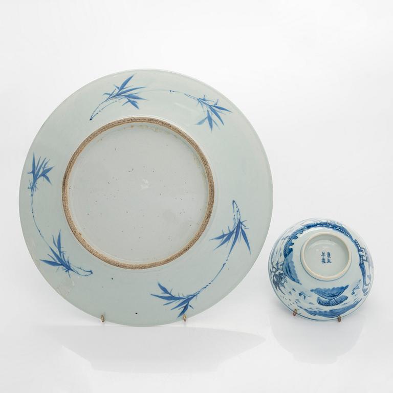 A large blue and white porcelain dish and a bowl. China, late Qing dynasty.