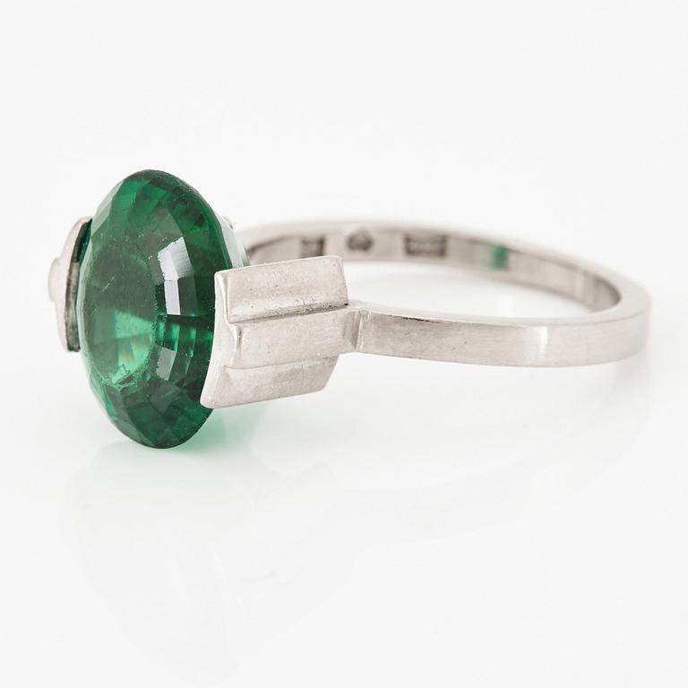 Wiwen Nilsson, ring, Lund 1958, 18 k vitguld med fasettslipad turmalin.