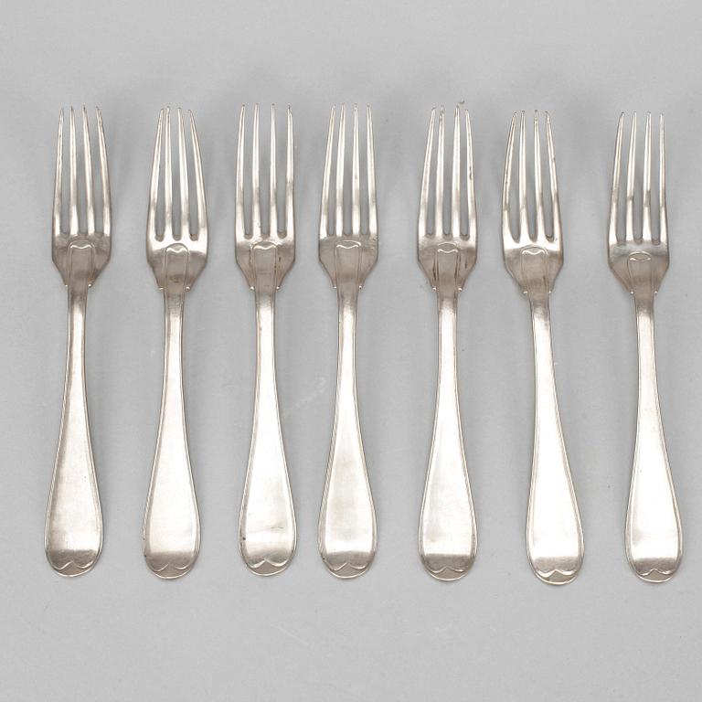GAFFLAR, 7 stycken, silver, Stephan Westerstråhle Stockholm 1811. Total vikt ca 510 gram.