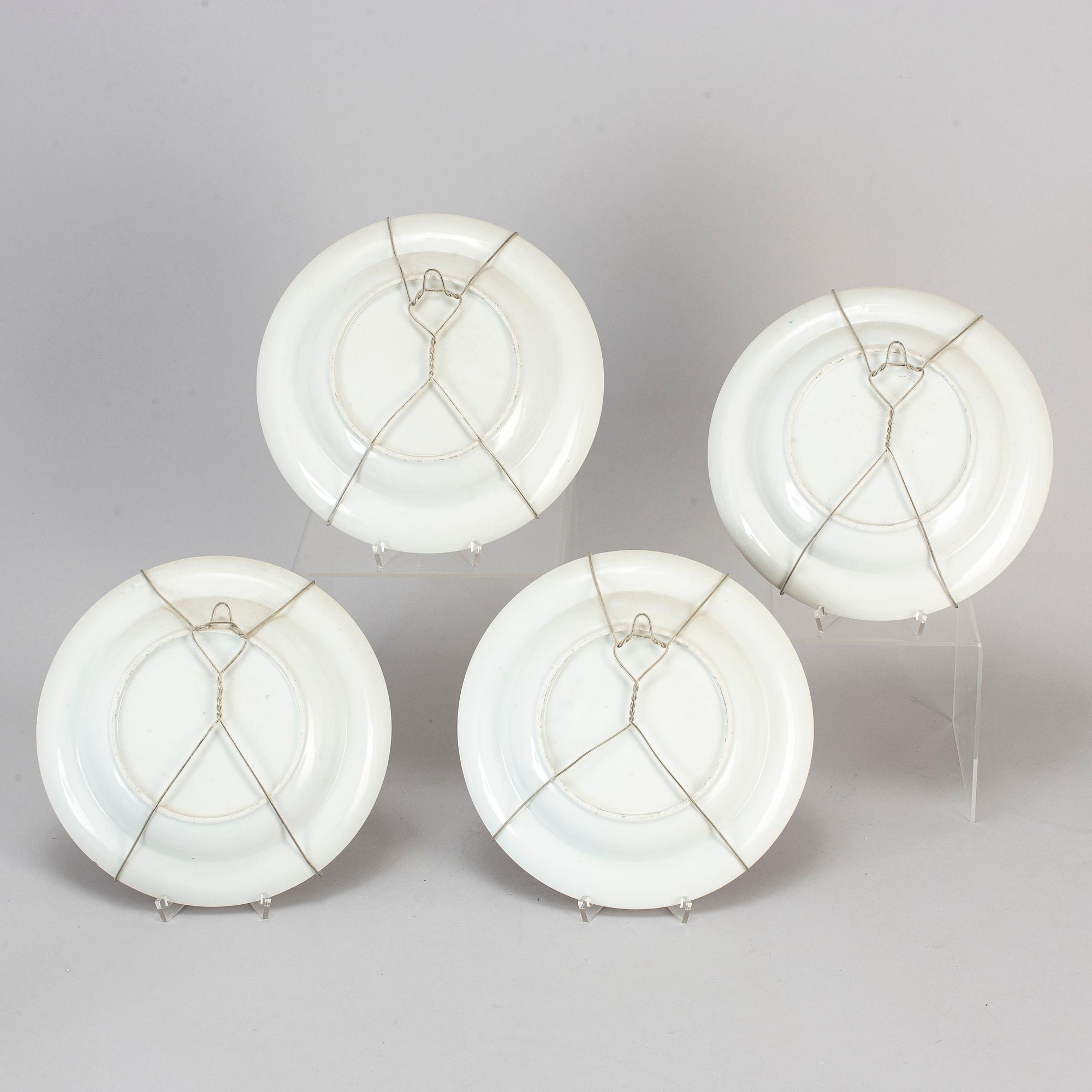 DJUPA TALLRIKAR, fyra stycken, porslin. Qingdynastin, Kanton, sent 1800-tal.