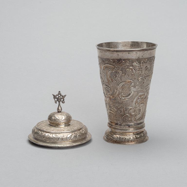 A BEAKER WITH LID, silver, Russia, Moscow ca 1770-80, Timofei Silujanov, weight 392 g.