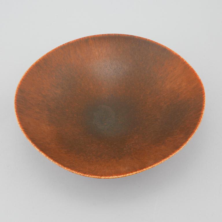 A stoneware bowl by CARL-HARRY STÅLHANE, Rörstrand, second half of 20th century.