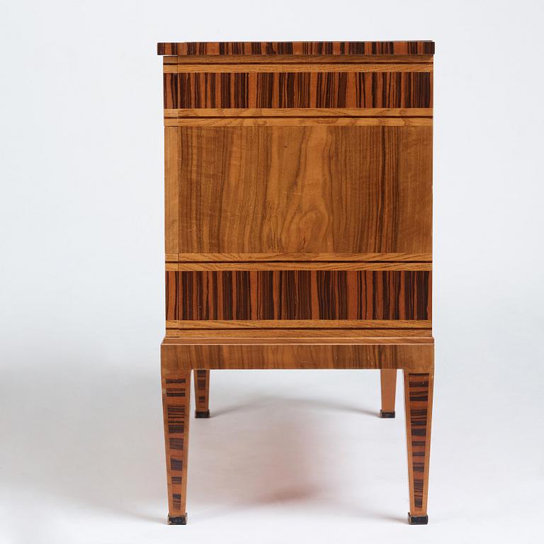 A Swedish 1920/30s walnut and maccassar bureau.