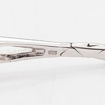 Rannekoru, 14K kultaa safiiri ja timantteja yht. n. 0.12ct. Tuontileimattu Westerback.