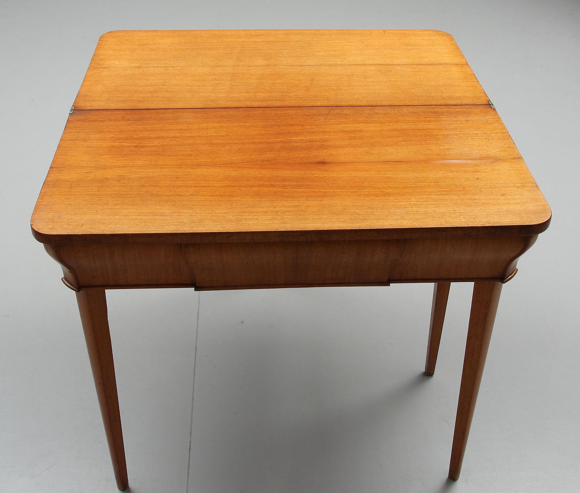 SPELBORD, gustaviansk stil, 1900-talets första hälft.