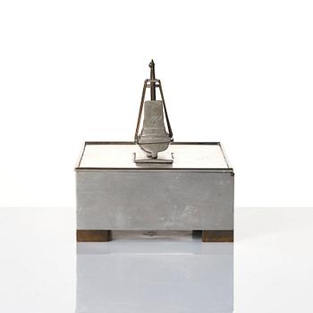Björn Trägårdh, a lidded pewter and brass box, Firma Svenskt Tenn, Stockholm 1930.