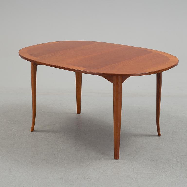 An 'Ovalen' coffee table designed by Carl Malmsten for Carl Löfving & Söner, Tibro, Sweden.