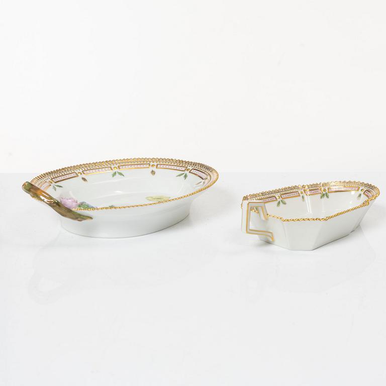 Two Royal Copenhagen 'Flora Danica' porcelain dishes, Denmark, 1940s and 60s.