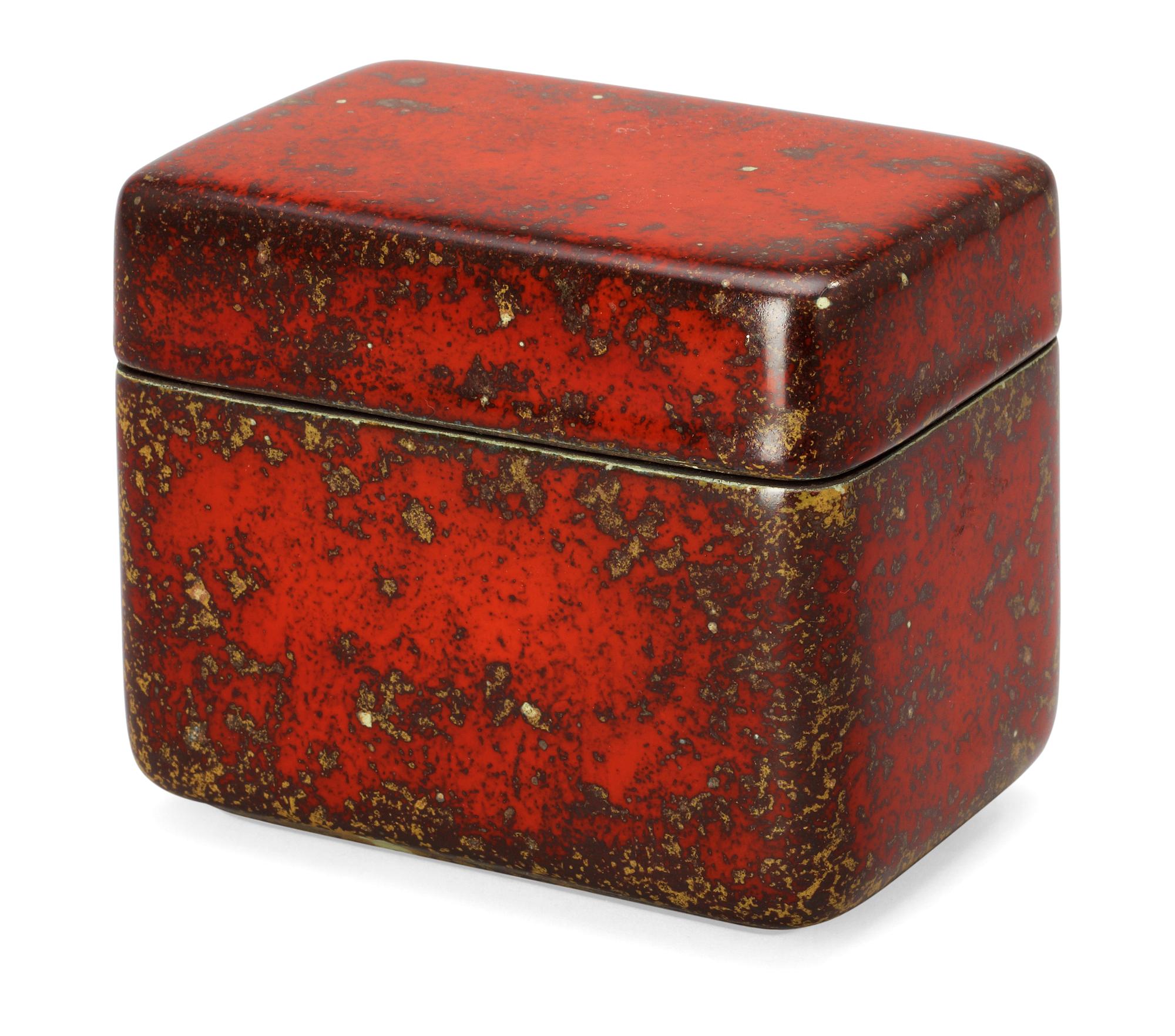 A Hans Hedberg faience box with cover, Biot, France.