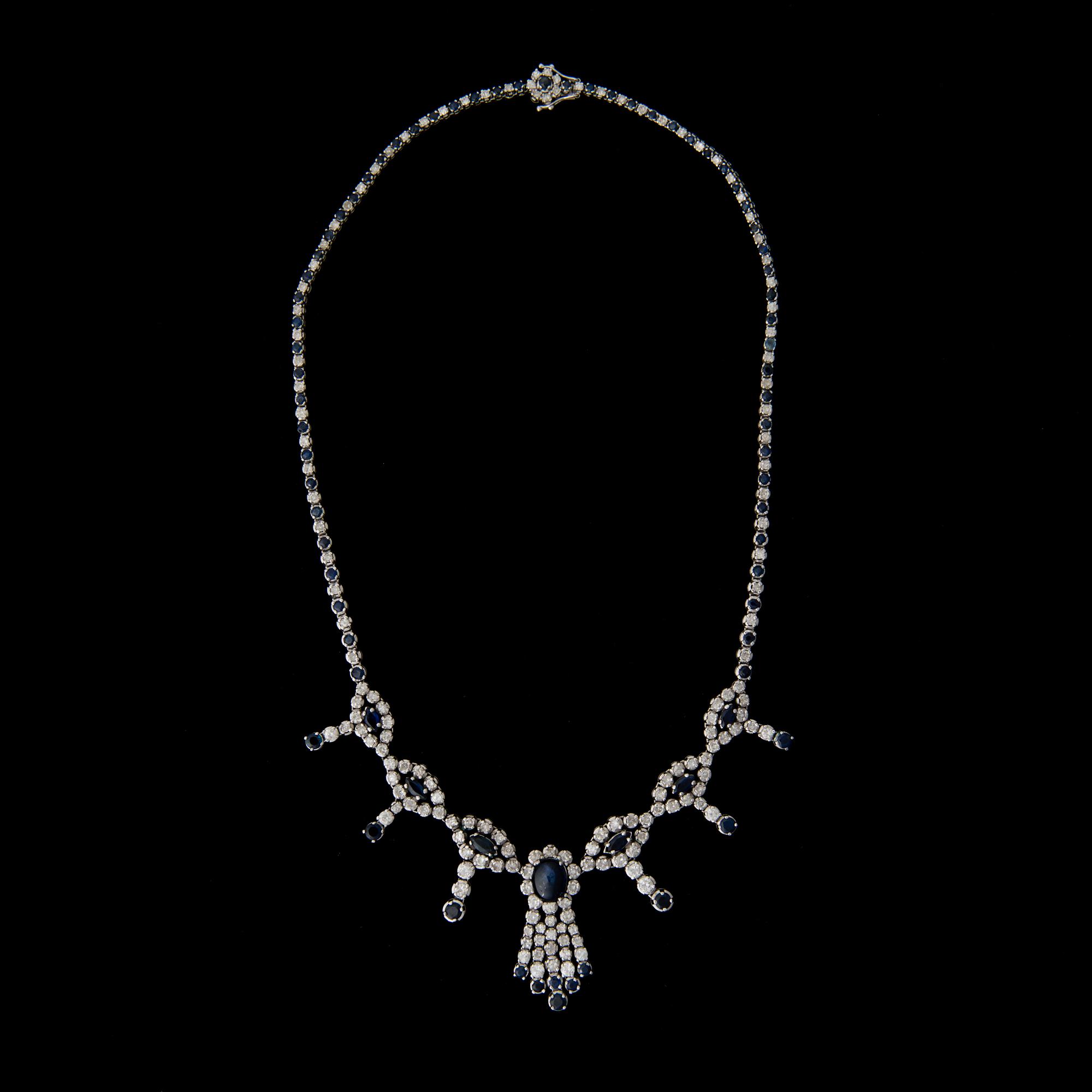 COLLIER, safirer, briljant- och åttkantslipade diamanter, 18K vitguld. Italien.