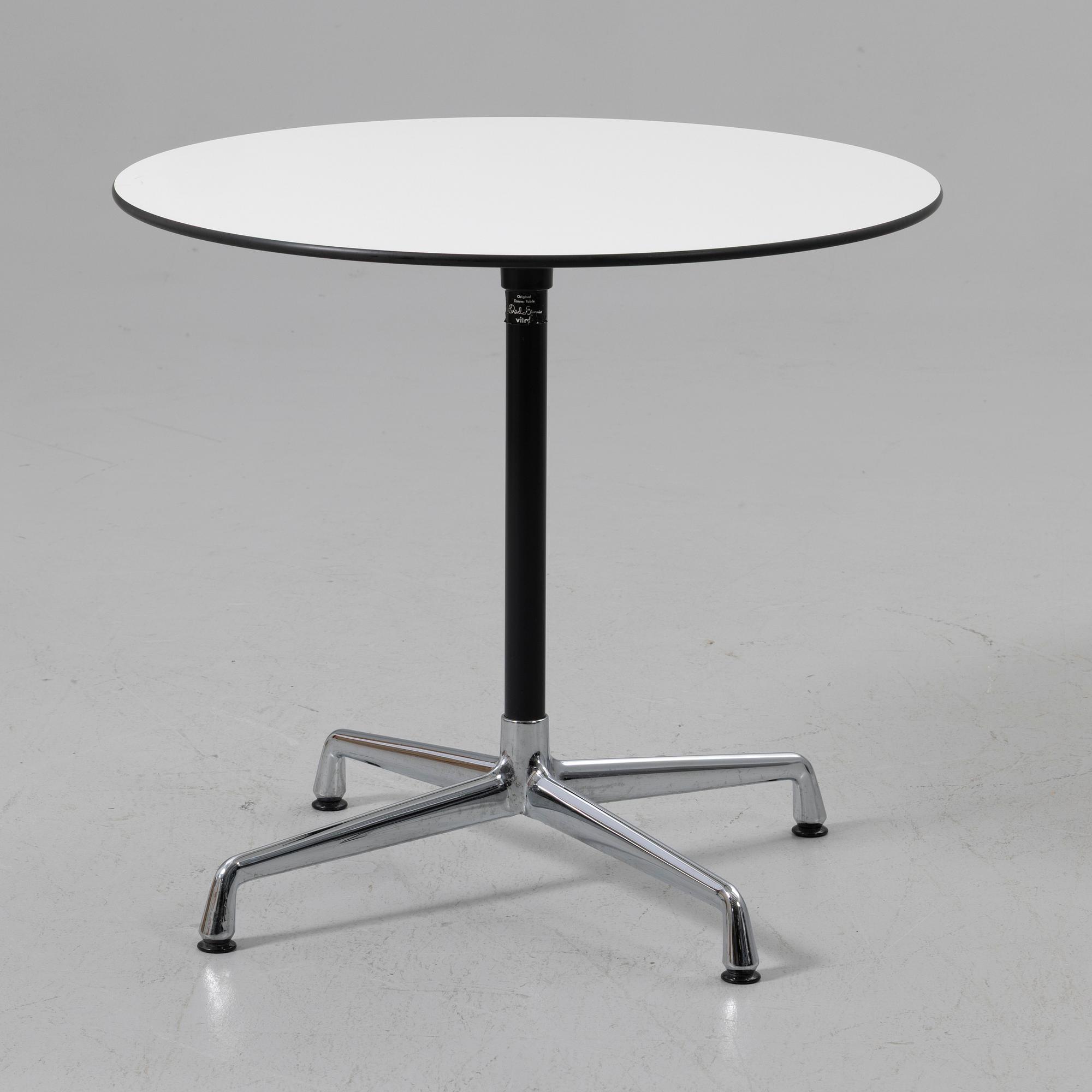 Charles & Ray Eames, Bord samt stolar, DSR Plastic Chairs, Vitra, 2000-tal.