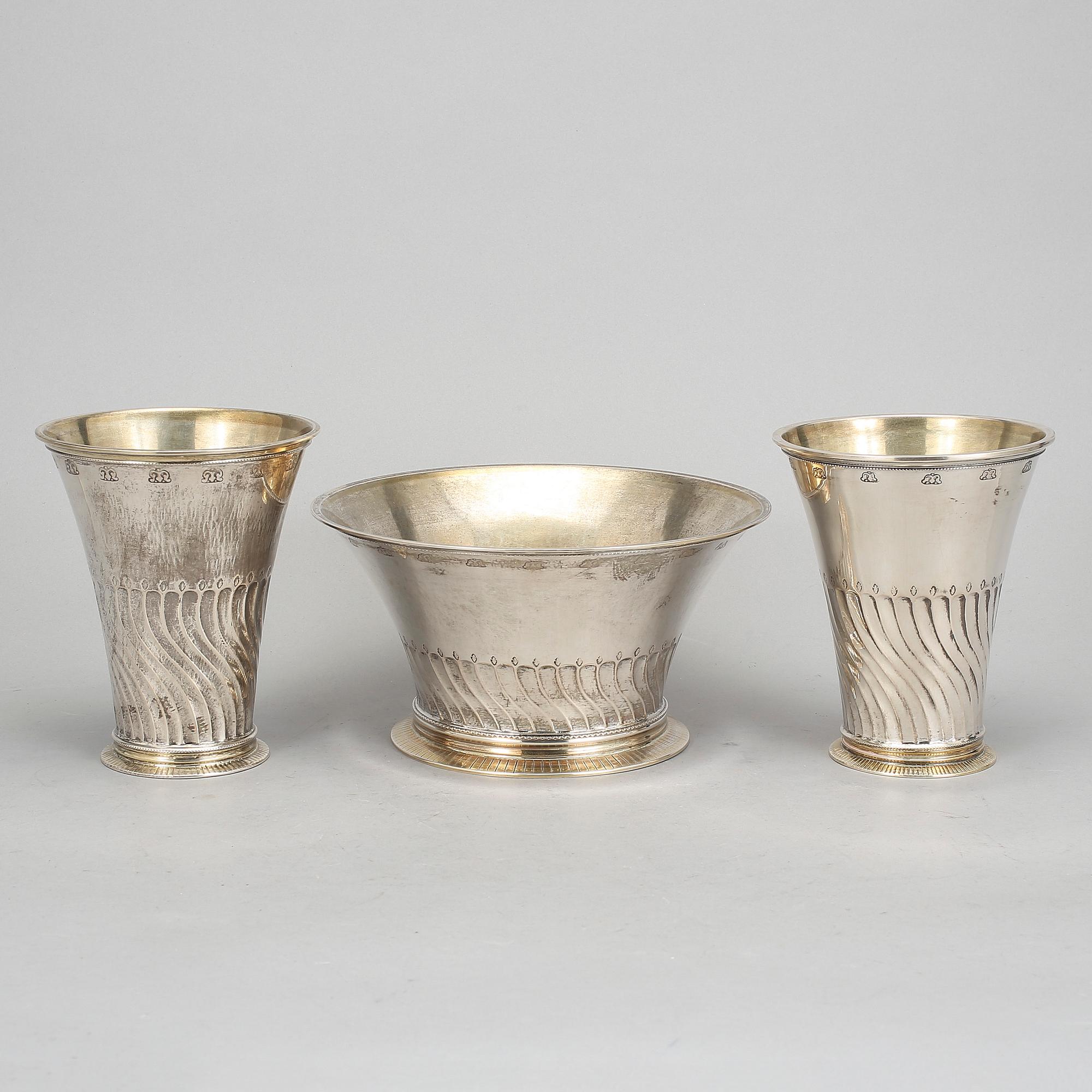 SKÅL samt 2 POKALER, silver, K Andersson, Stockholm, bla 1937. Vikt ca 1410g.