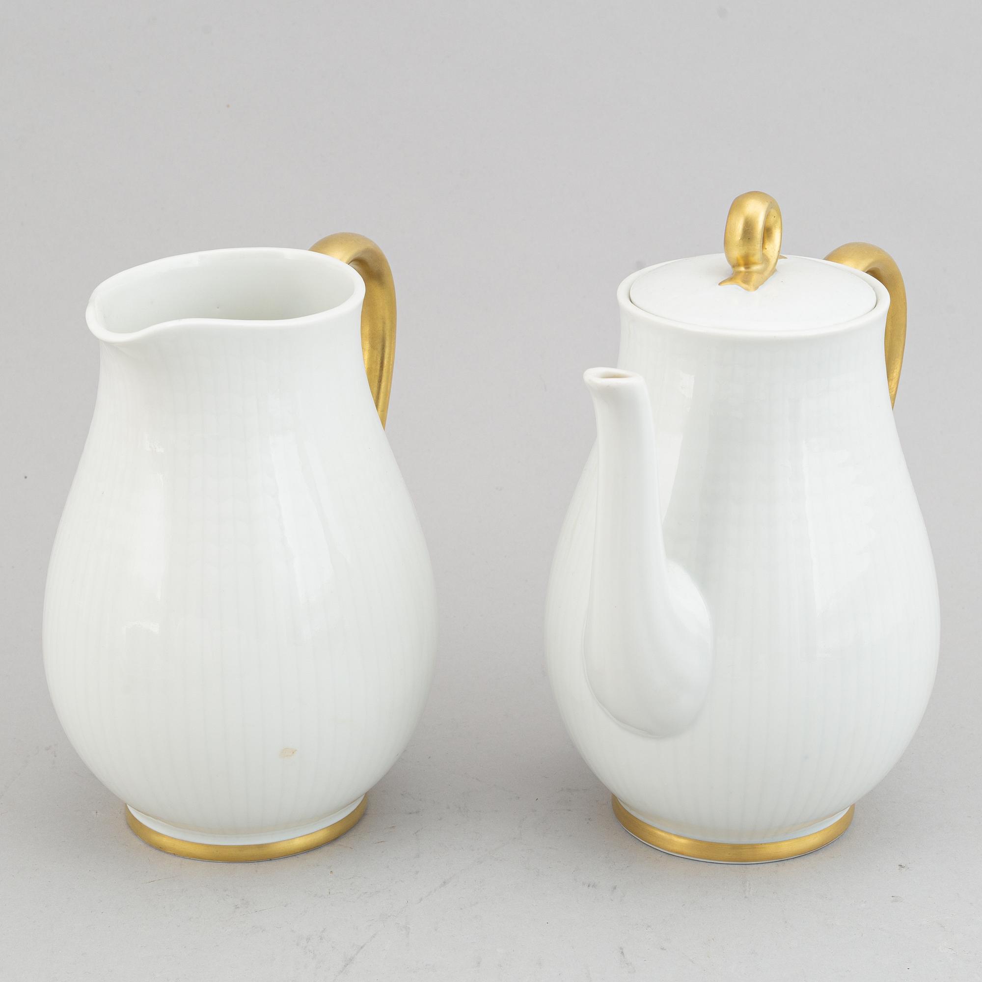 Louise Adelborg, Mat, kaffe- och teservis, Porslin, 110 delar, "Swedish Grace"/"Nationalservisen", Rörstrand.