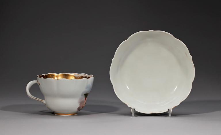 FRUKOSTKOPP MED FAT, porslin, Meissen. 1800-talets slut.