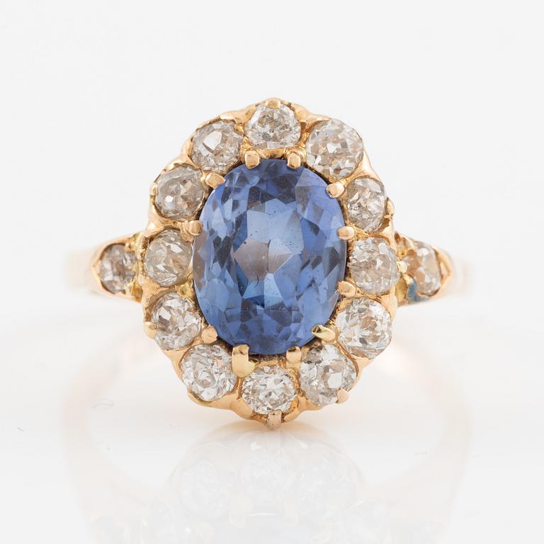 Ring, 18K gold with old-cut diamonds and sapphire.