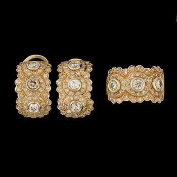 RING OCH ÖRHÄNGEN, ett par, 18k guld med briljantslipade diamanter tot ca3,00ct. totalvikt ca25g.