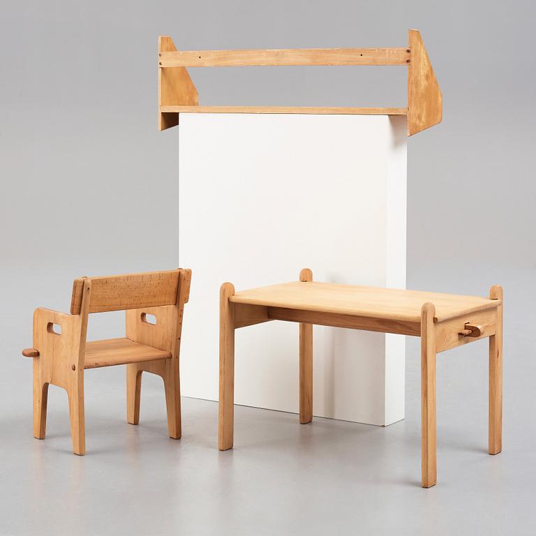 HANS J WEGNER, an oak set of "Peter's Chair, table and Shelf", FDB Møbler, Denmark 1940's.