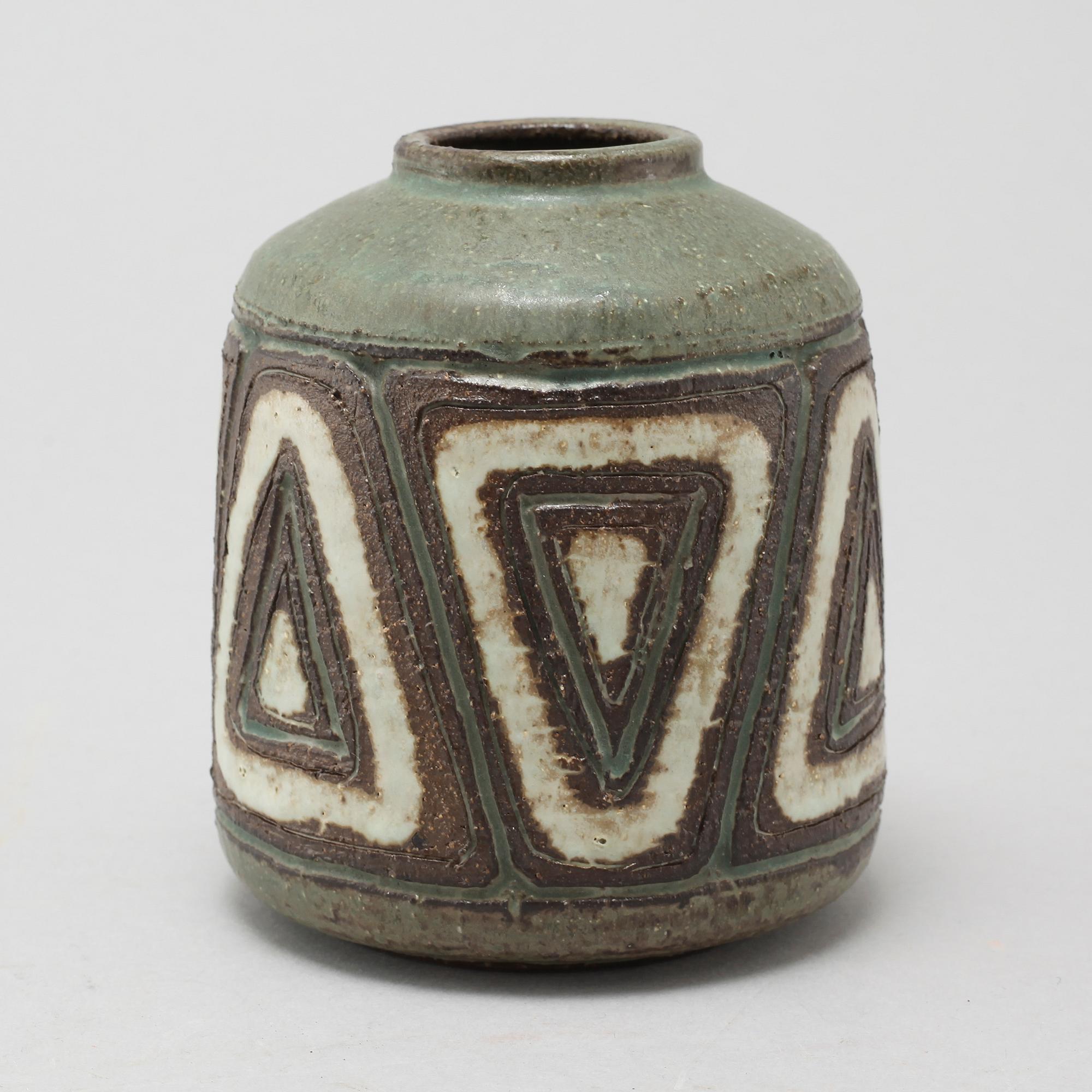 KÅRE BERVEN FJELDSAA, vas, egen verkstad, ca 1950-55, signerad.