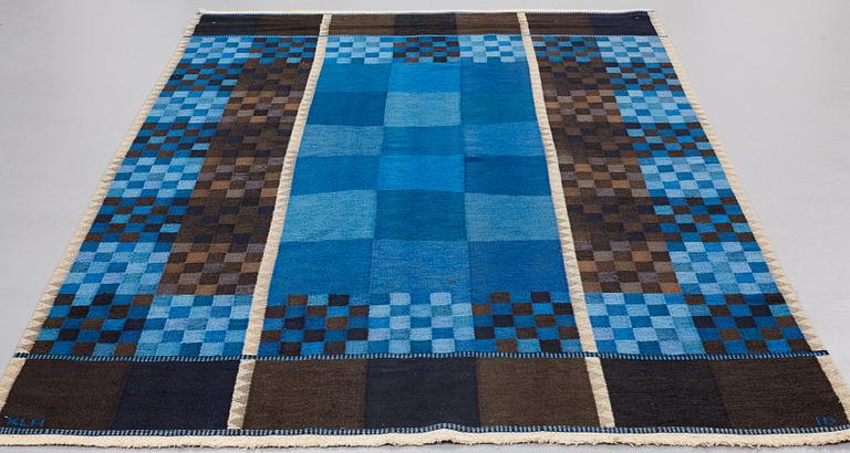 Ingrid Dessau, A CARPET, flat weave, ca 269 x 175 cm, signerad KLH ID (Kristianstad Läns Hemslöjd, Ingrid Dessau).