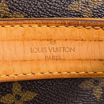 Louis Vuitton, "Marly Bandouliere" bag.