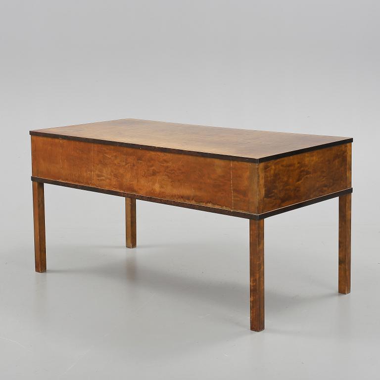 SKRIVBORD, Axel Larsson, Bodafors, 1930-tal.