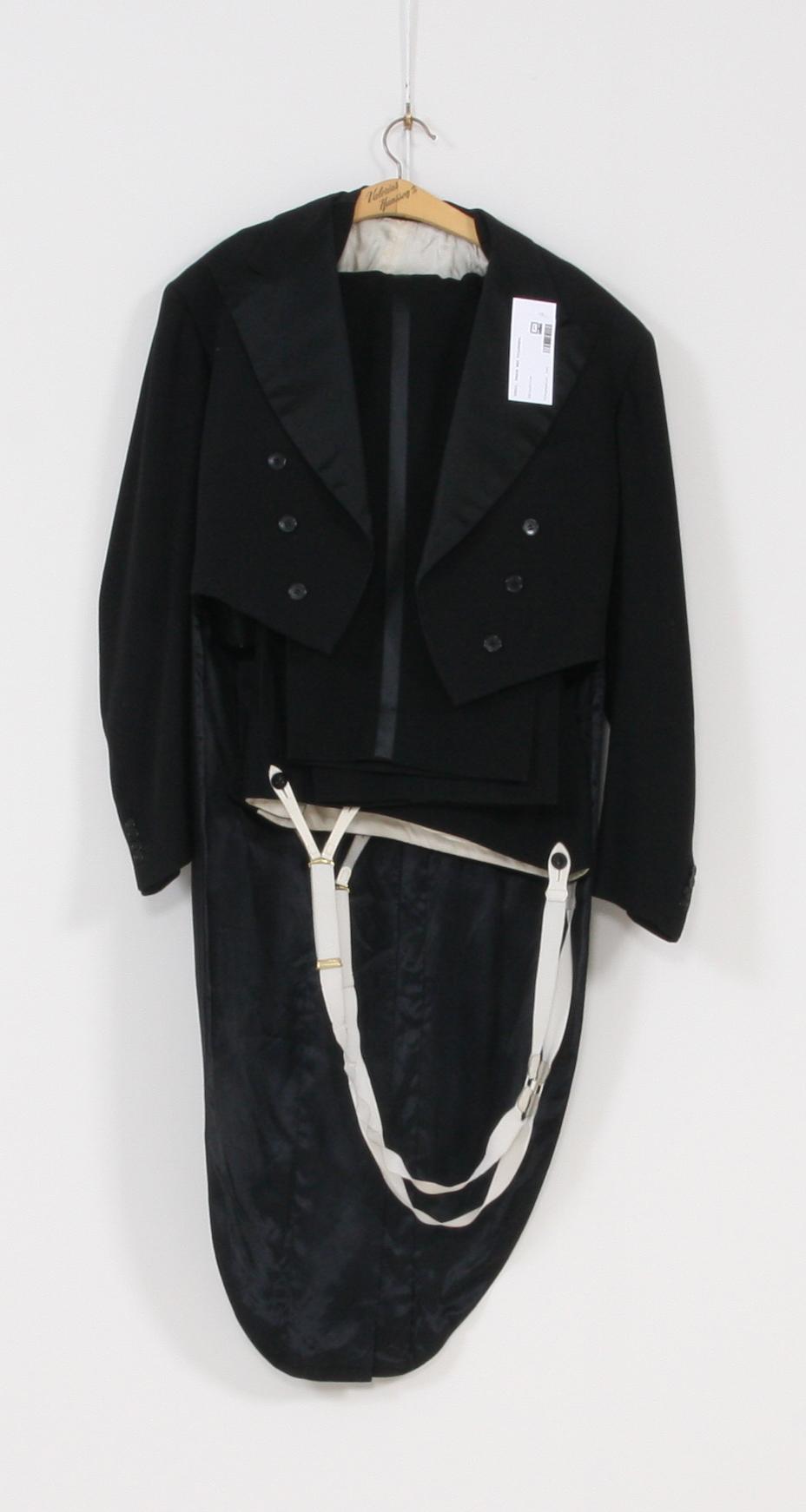 FRACK MED TILLBEHÖR, 1900-tal.