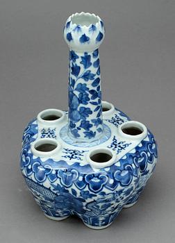 TULPANVAS, porslin, Kina, 1800-tal.