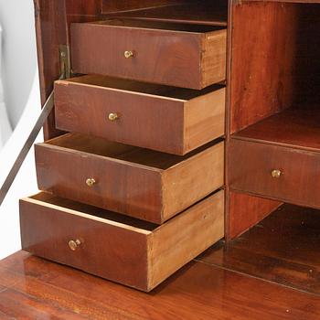 Chiffonjé, sengustavianskt stockholmsarbete, omkring år 1800.