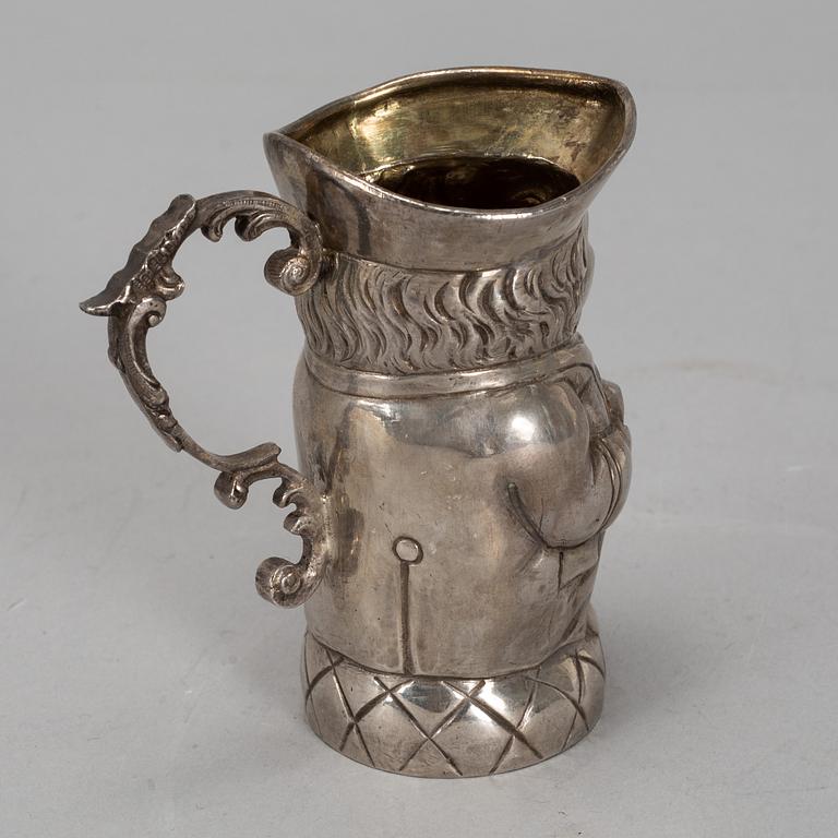 A small silver jug, late 19th-early 20th century.