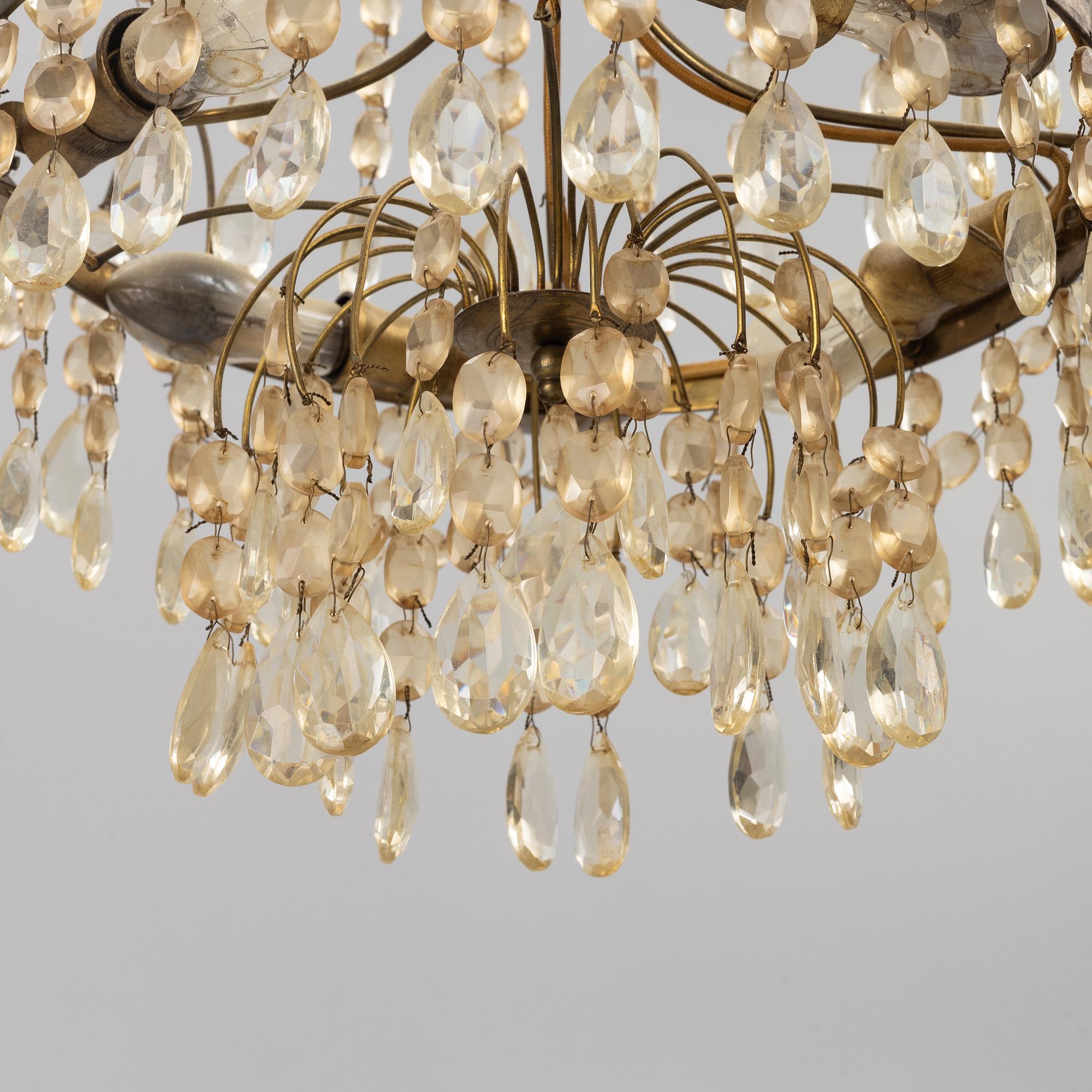 An early 20th century Gustavian style chandelier.