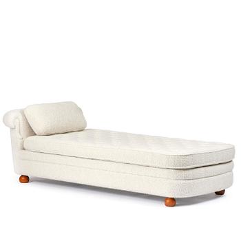 232. Josef Frank, a daybed model "Couch 775", Firma Svensk Tenn, 2021.