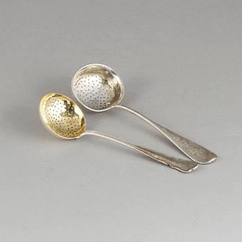 STRÖSKEDAR, 2 st, silver, bl.a Moskva Ryssland, 1889. Vikt 115 g.