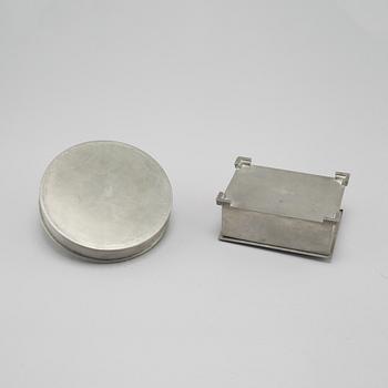 Two boxes in pewter, by GAB & Juvelerare Harald Linder i Uddevalla
för J.L. Hultman, 1933 and 1932.