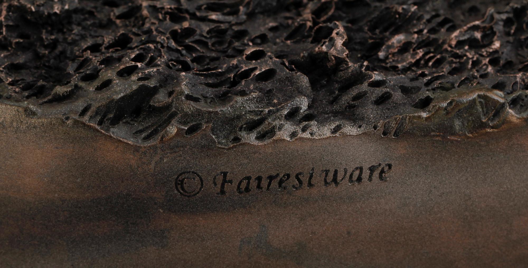 SKULPTUR, konstmassa. sign. "Fairestware". 1900/2000-tal.