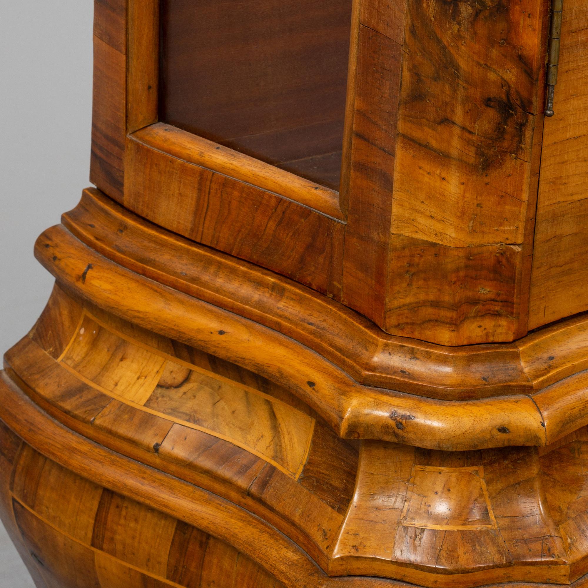 An italian rococo style cabinet, mid 20th century.