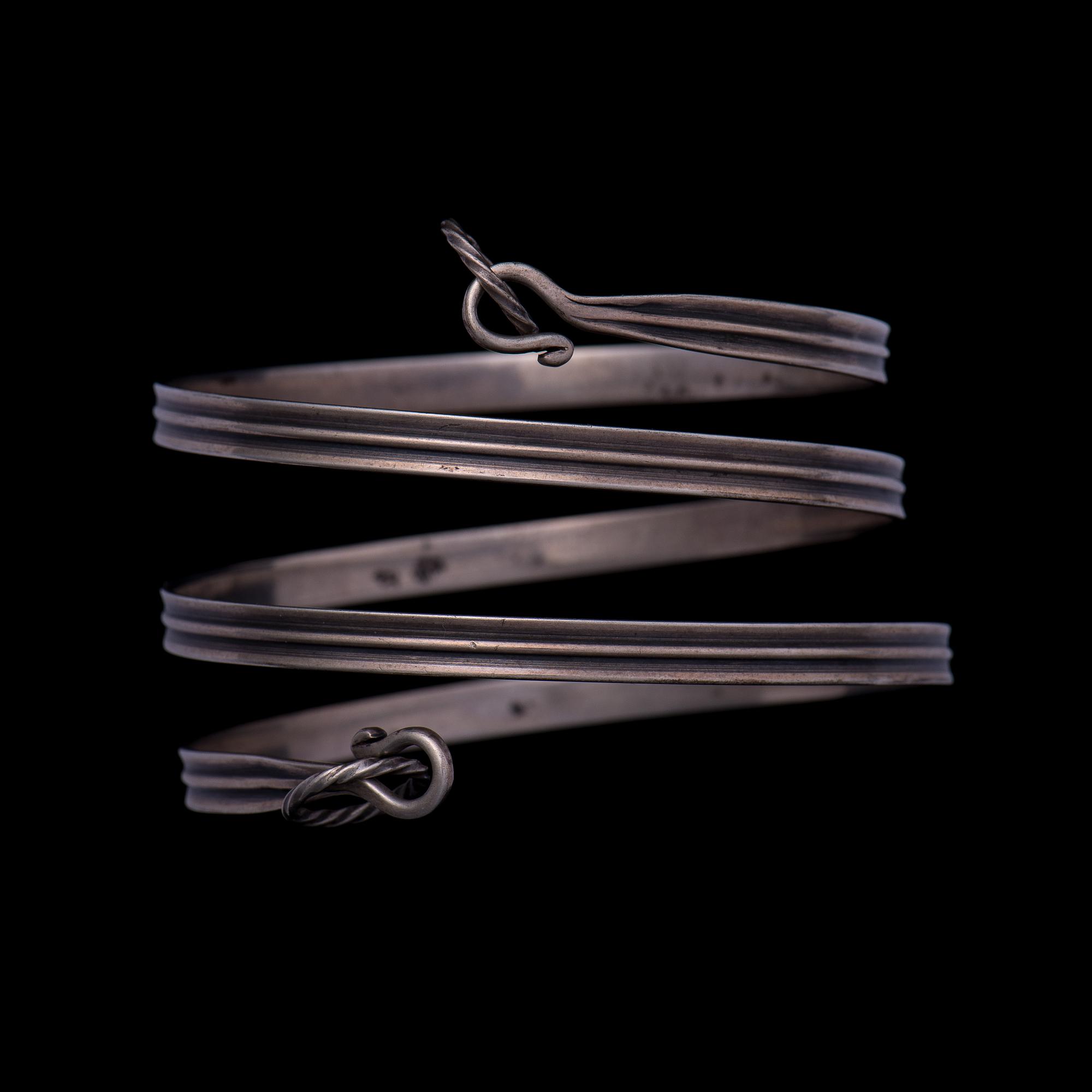 HEIKKI KAKSONEN, ARMBAND, silver, Kalevala Koru 1938.