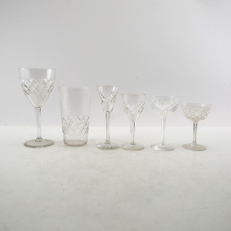 Fritz Kallenberg service 70 dlr "Bror" early 20th century cut glass.