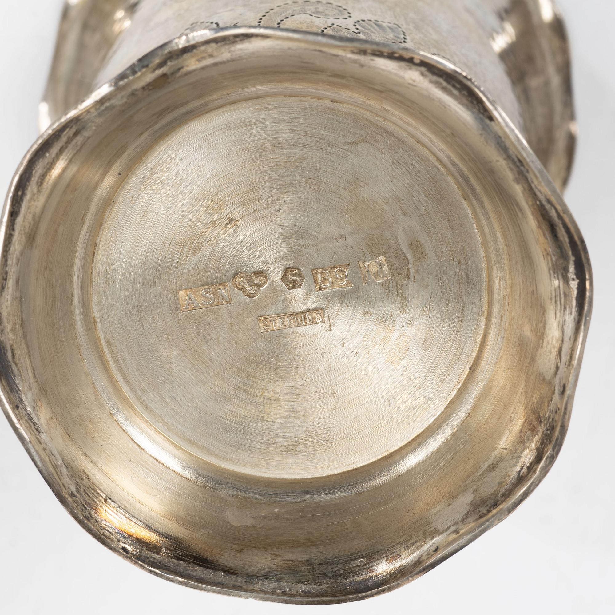 A Swedish sterling silver vase, mark of A Södergren, Nässjö 1952.